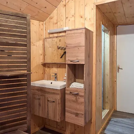 Le De Carole Chalet *