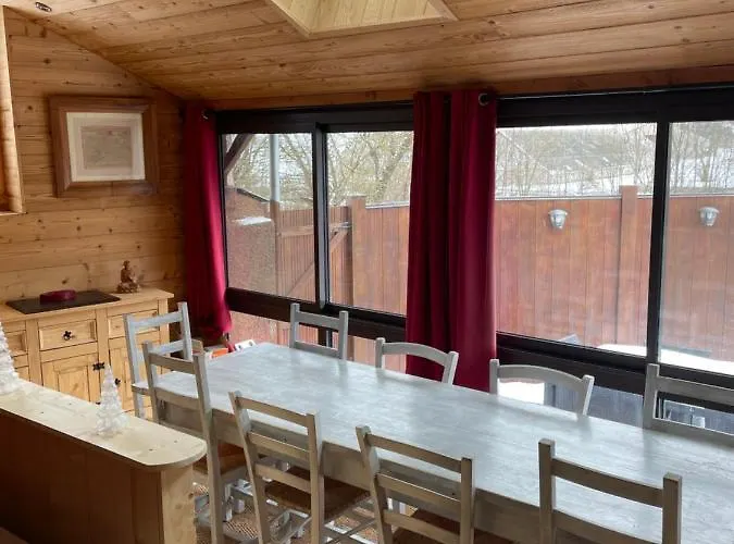 Le De Carole Шале Cadeac